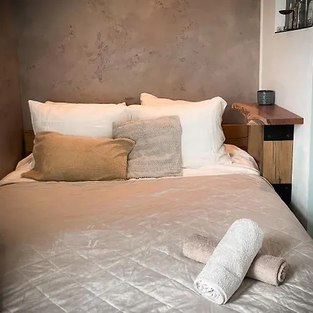 Lovely, 1898 Jugendstil Design Apartment, Old Centre, Fully Renovated With Parkview Near Amsterdam And Zandvoort, Bloemendaal